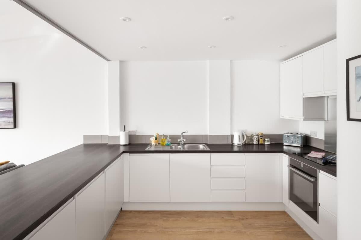Apartment. * Lancing